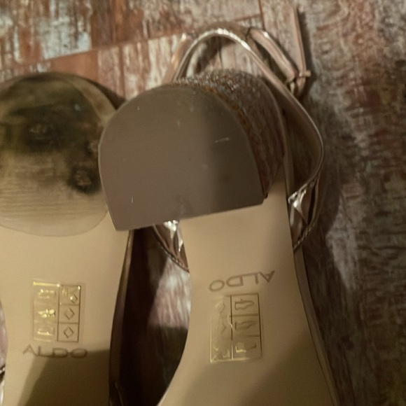 Aldo rose gold heels size 6 with sequins - Picture 9 of 11